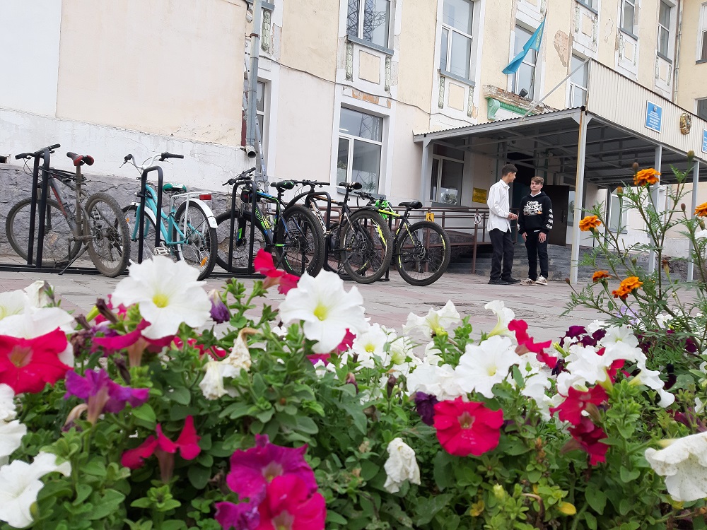 Торжественное открытие велопарковки в школе №16 города Темиртау 
